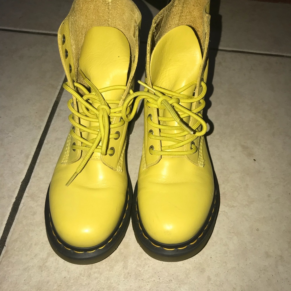 Pascal sun yellow Dr.Martens